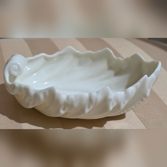 Lenox White Ceramic Sculptural Art Piece - Picture 1 of 4